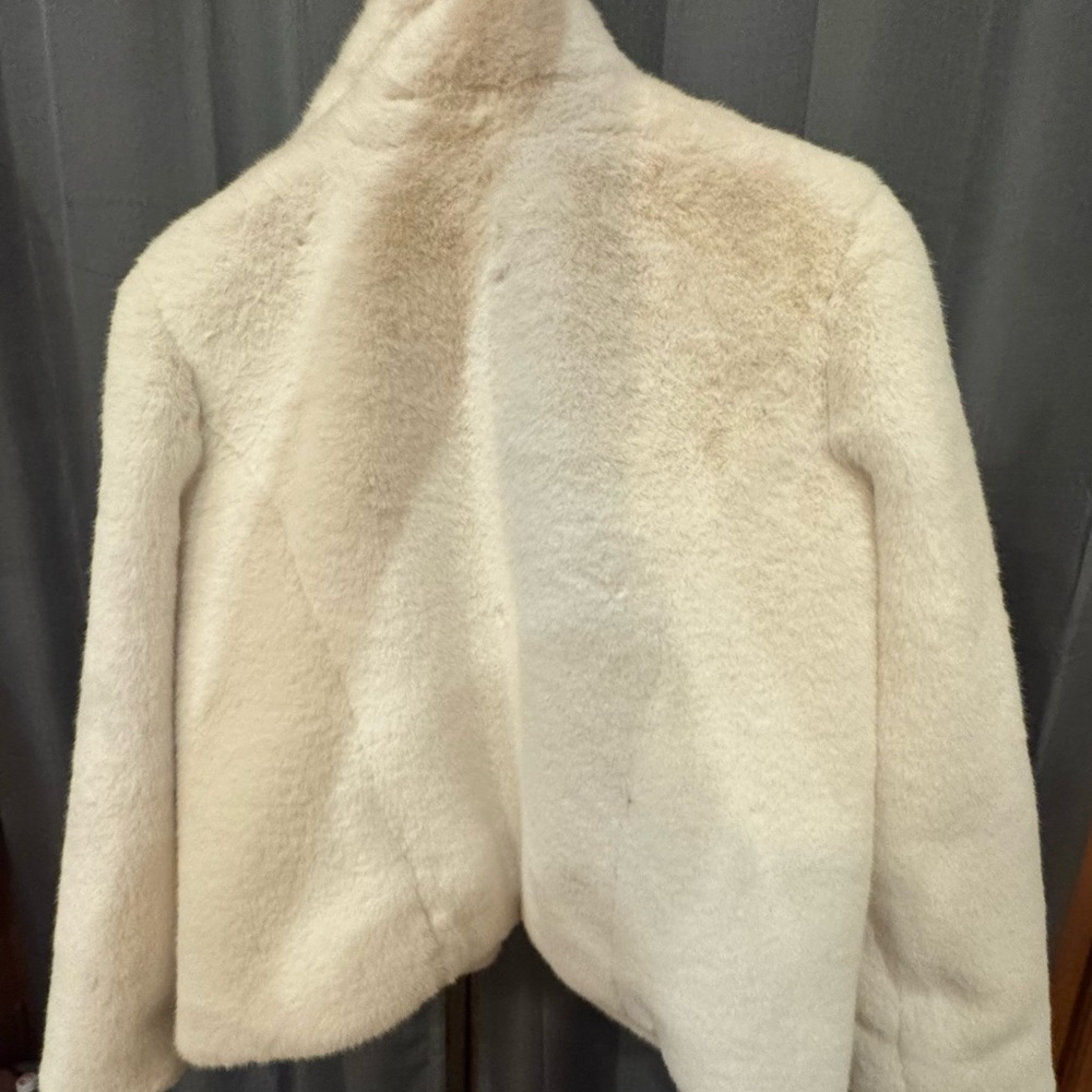 Women's white INC (International Concepts) faux fur jacket - Picture 3 of 4